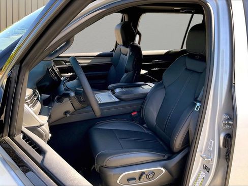 New 2026 Jeep Grand Wagoneer 4WD image 21
