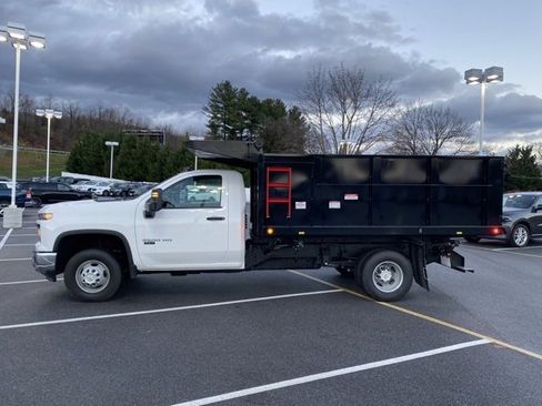 Used 2025 Chevrolet Silverado 3500 W/T w/ WT Convenience Package image 3