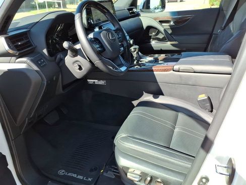Used 2023 Lexus LX 600 4WD w/ Accessory Package (Z1) image 10