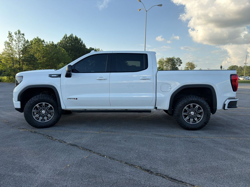 Used 2024 GMC Sierra 1500 AT4 w/ Technology Package AWD/4WD image 9