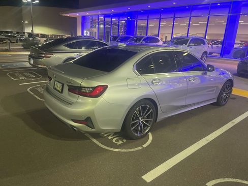 Used 2020 BMW 330i Sedan w/ Convenience Package image 4