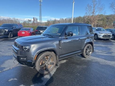 Used 2023 Land Rover Defender 90 X-Dynamic SE image 3