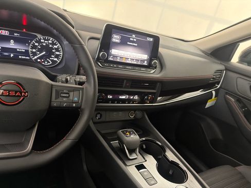 New 2026 Nissan Rogue SV AWD/4WD image 18