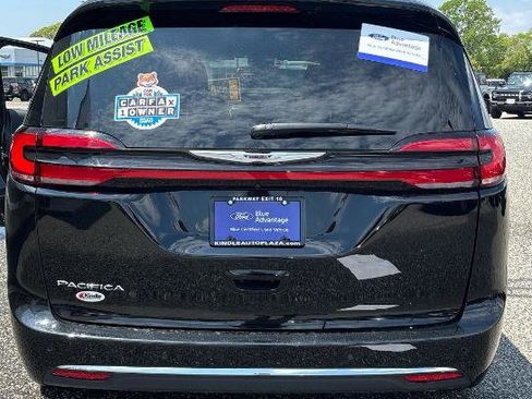 Used 2025 Chrysler Pacifica Select FWD image 24