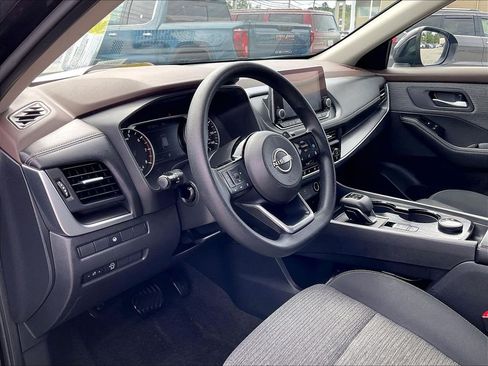 Certified 2023 Nissan Rogue SV AWD/4WD image 8