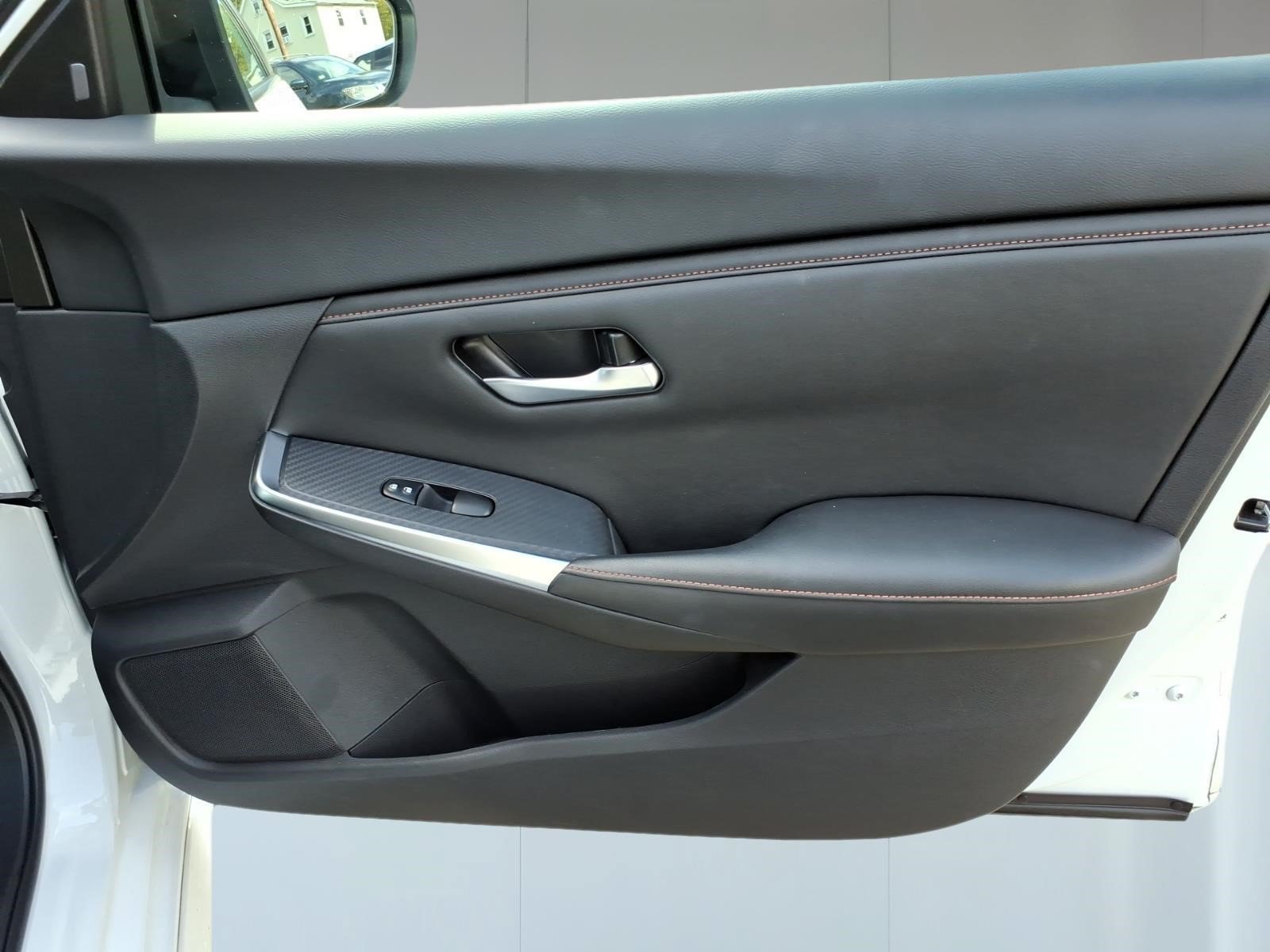 Used 2023 Nissan Sentra SR w/ Midnight Edition Package FWD image 8