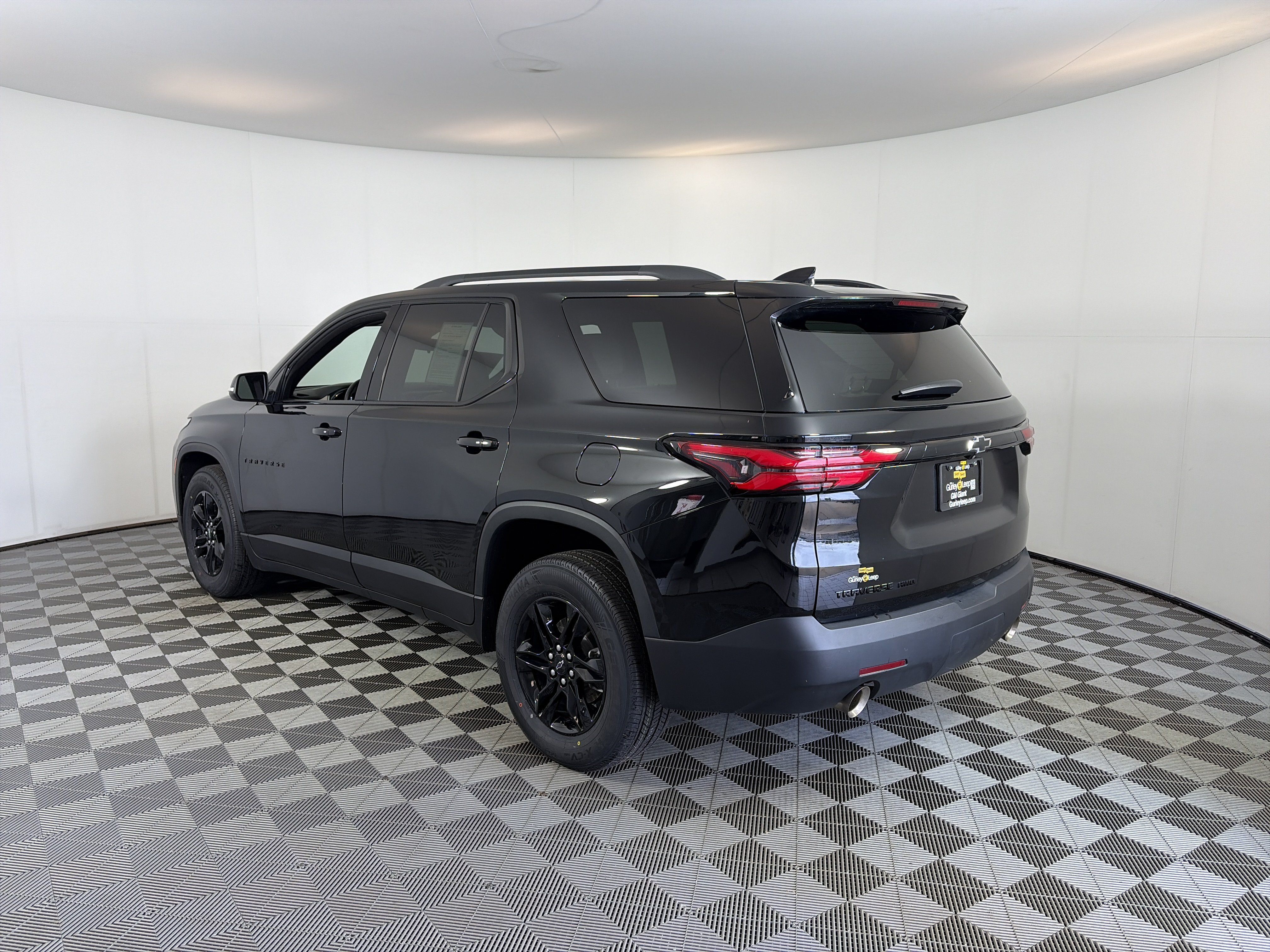 Certified 2023 Chevrolet Traverse LS w/ Midnight/Sport Edition AWD/4WD image 9