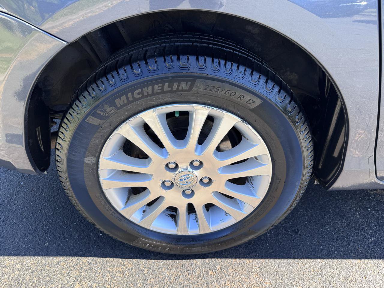 Used 2009 Toyota Sienna XLE Limited FWD image 22