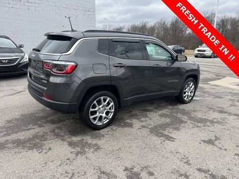 Used 2022 Jeep Compass Latitude image 10