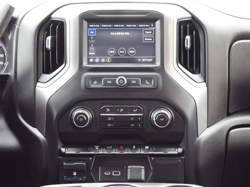 Used 2021 Chevrolet Silverado 2500 Custom w/ Custom Value Package AWD/4WD image 18