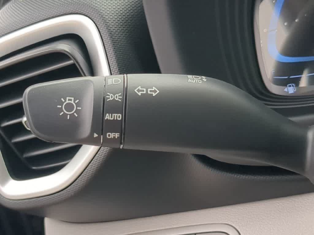 New 2026 Hyundai Venue SEL FWD image 28