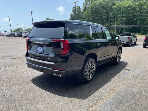 New 2026 GMC Yukon Denali Ultimate AWD/4WD image 6