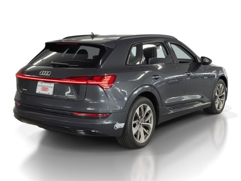 Used 2021 Audi e-tron Premium Plus w/ Premium Plus Package image 9