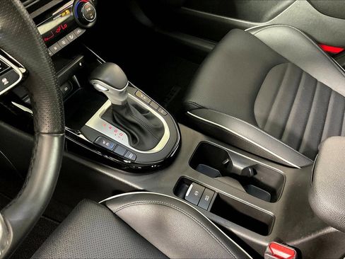 Used 2023 Kia Forte GT-Line w/ GT-Line Premium Package FWD image 18