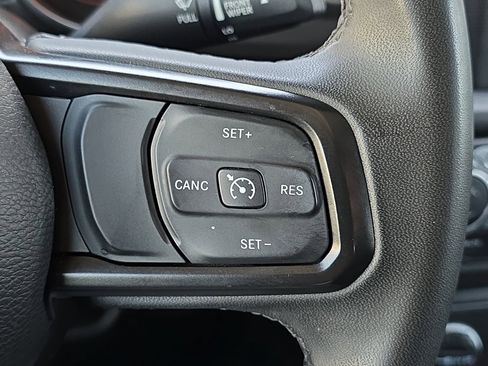 Used 2023 Jeep Gladiator Sport image 23