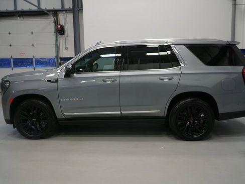 Used 2023 GMC Yukon Denali w/ Advanced Technology Package image 2