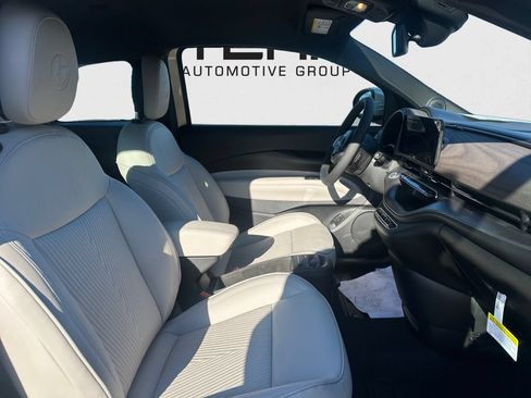 New 2025 FIAT 500 e FWD image 25