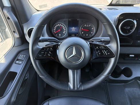 Used 2025 Mercedes-Benz Sprinter 2500 image 18