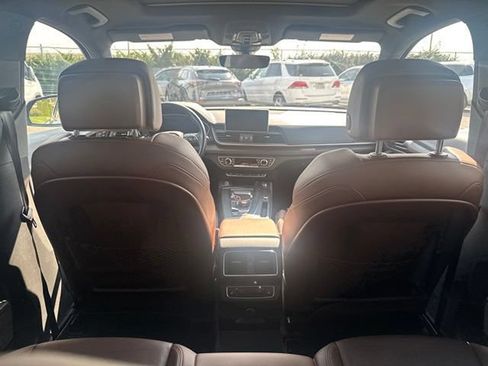 Used 2018 Audi Q5 Prestige w/ Prestige Package AWD/4WD image 15