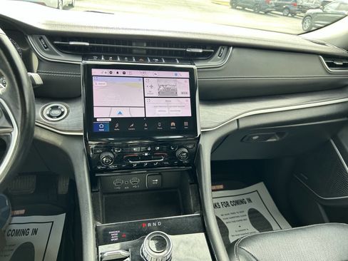 Used 2022 Jeep Grand Cherokee L Limited w/ Luxury Tech Group II image 12