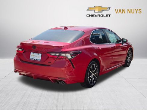 Used 2024 Toyota Camry SE FWD image 5