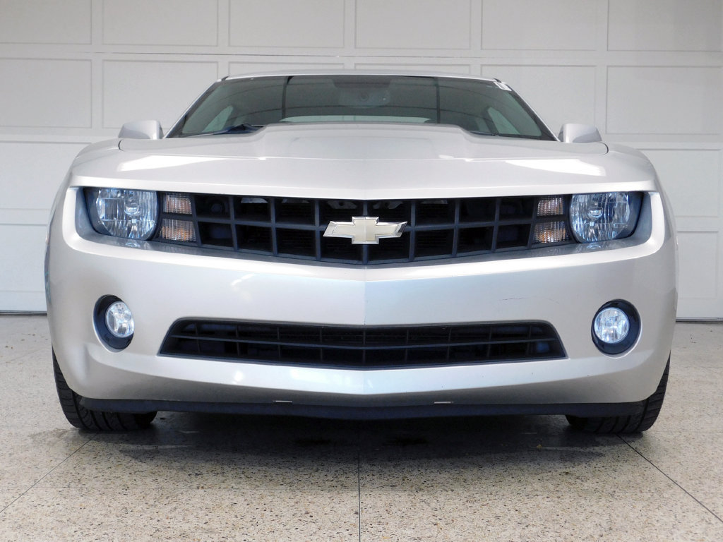Used 2010 Chevrolet Camaro LT RWD image 2