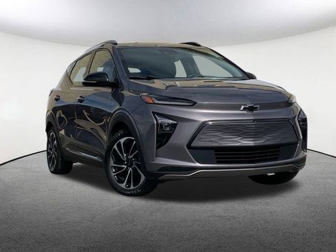 Used 2023 Chevrolet Bolt EUV Premier w/ Sun & Sound Package image 2