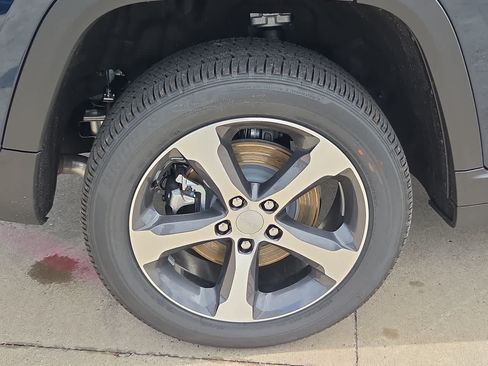 New 2026 Jeep Grand Cherokee L Limited RWD image 16