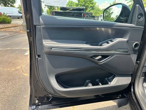 New 2026 Lincoln Navigator Premiere AWD/4WD image 11