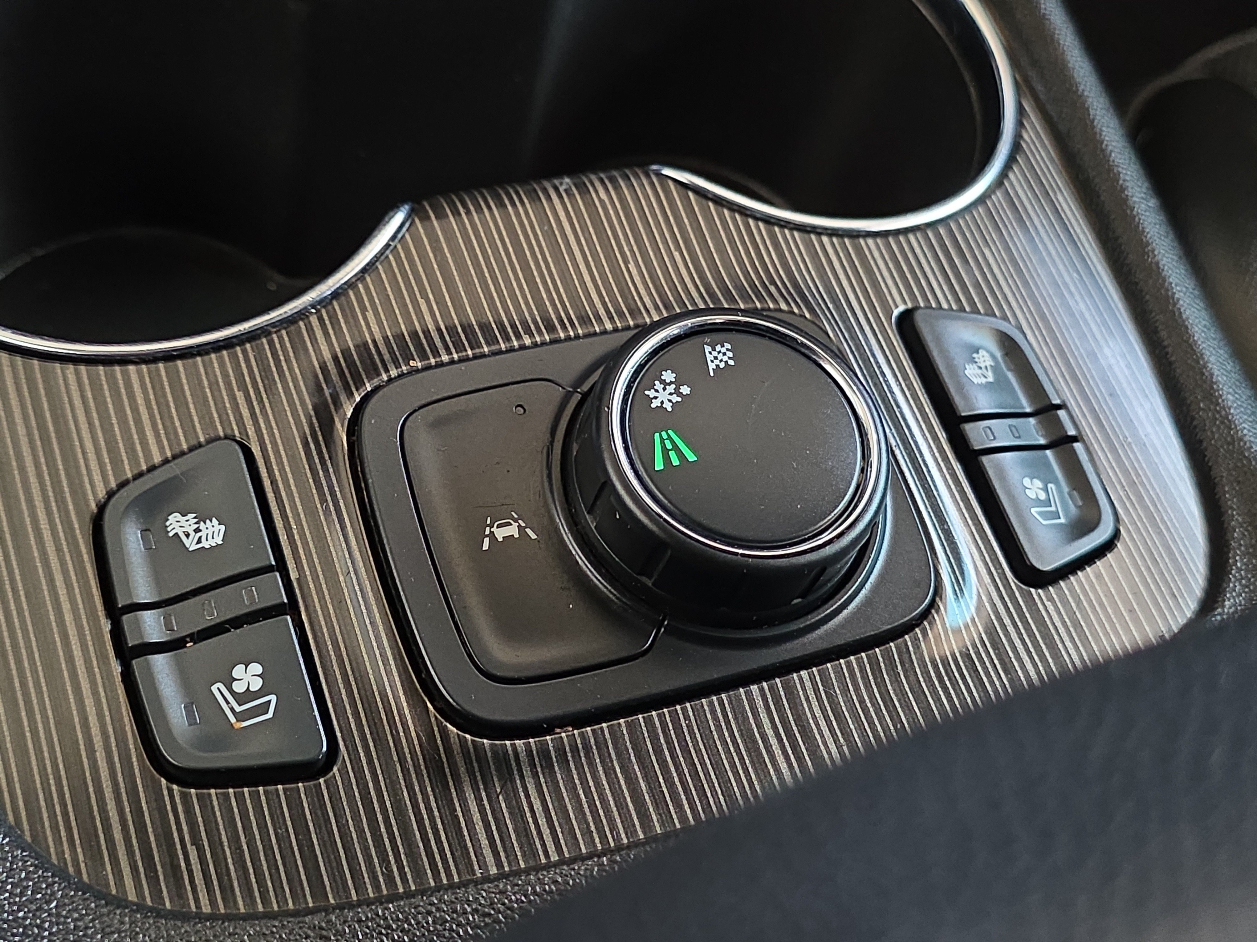 Used 2021 GMC Acadia SLT w/ Elevation Edition FWD image 21