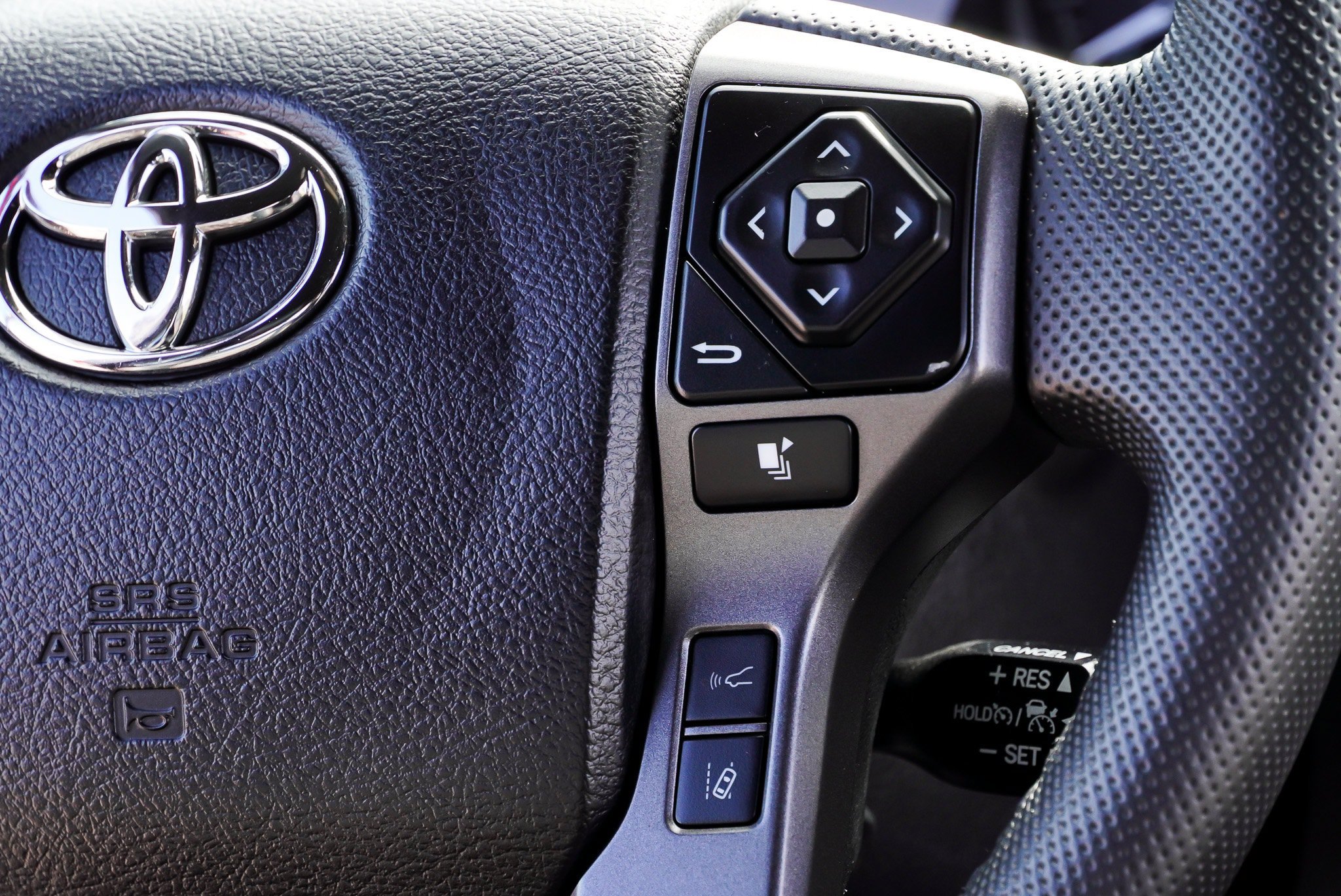 Certified 2022 Toyota Tacoma TRD Off-Road AWD/4WD image 35
