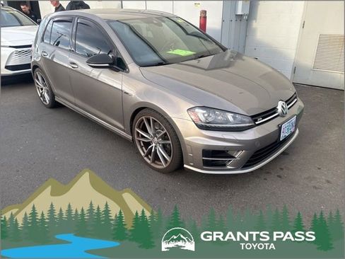 Used 2017 Volkswagen Golf R 4-Door image 1
