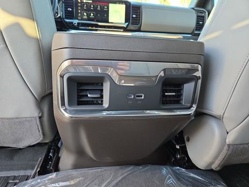 New 2026 GMC Sierra 1500 SLT w/ SLT Convenience Package image 33
