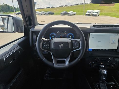 New 2025 Ford Bronco Badlands image 24