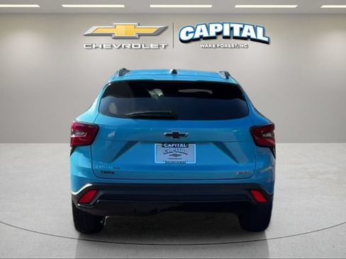 Used 2025 Chevrolet Trax RS w/ Driver Confidence Package FWD image 4
