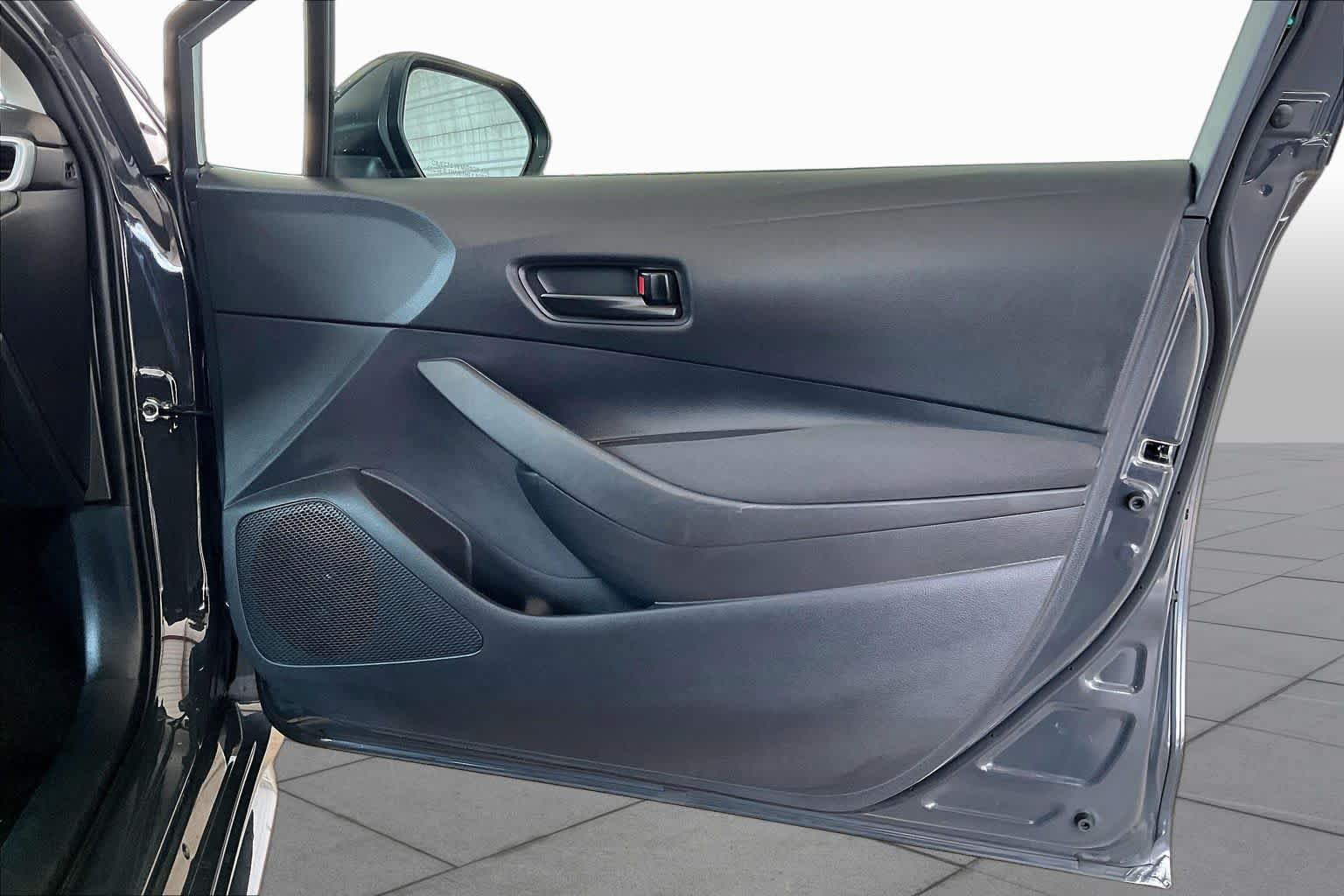 Used 2025 Toyota Corolla LE FWD image 23