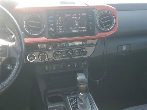 Used 2016 Toyota Tacoma TRD Sport image 14