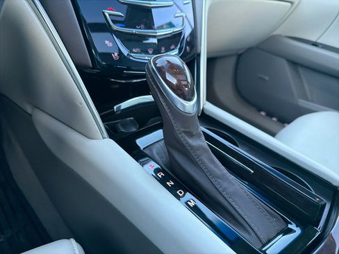 Used 2015 Cadillac XTS Platinum image 25