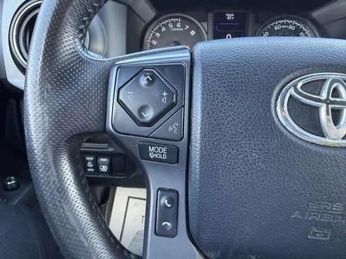 Used 2017 Toyota Tacoma TRD Off-Road w/ Tow Package image 16