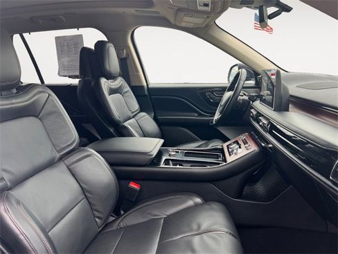 Used 2021 Lincoln Aviator Grand Touring w/ Equipment Group 302A image 15