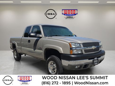 Used 2004 Chevrolet Silverado 2500 LT w/ Heavy-Duty Power Package AWD/4WD image 1