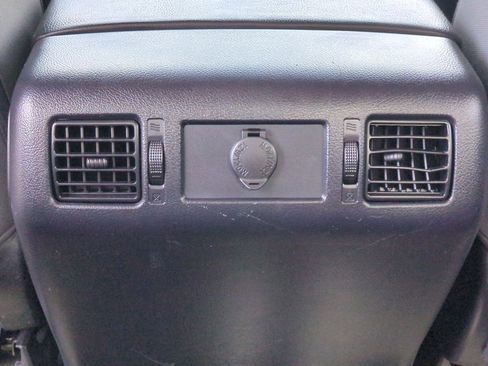 Used 2021 Toyota Tundra SR5 w/ SR5 Upgrade Package AWD/4WD image 19