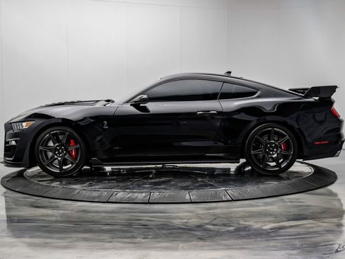 Used 2021 Ford Mustang Shelby GT500 w/ Carbon Fiber Track Pack image 8