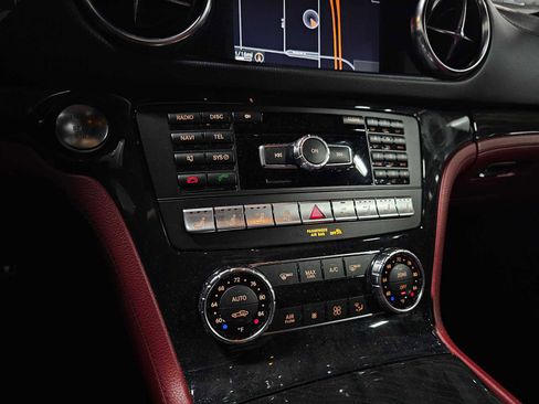 Used 2013 Mercedes-Benz SL 550 image 26