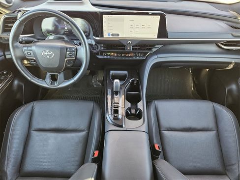 Used 2025 Toyota Crown Platinum image 23