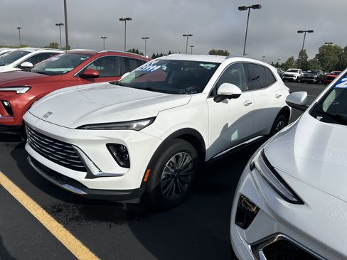 Used 2024 Buick Envision Preferred image 4