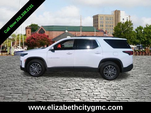 Used 2023 Chevrolet Traverse LT image 1