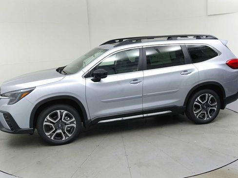 New 2025 Subaru Ascent Limited image 5