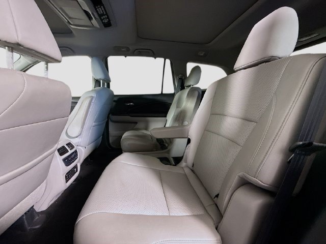 Used 2017 Honda Pilot Elite image 24