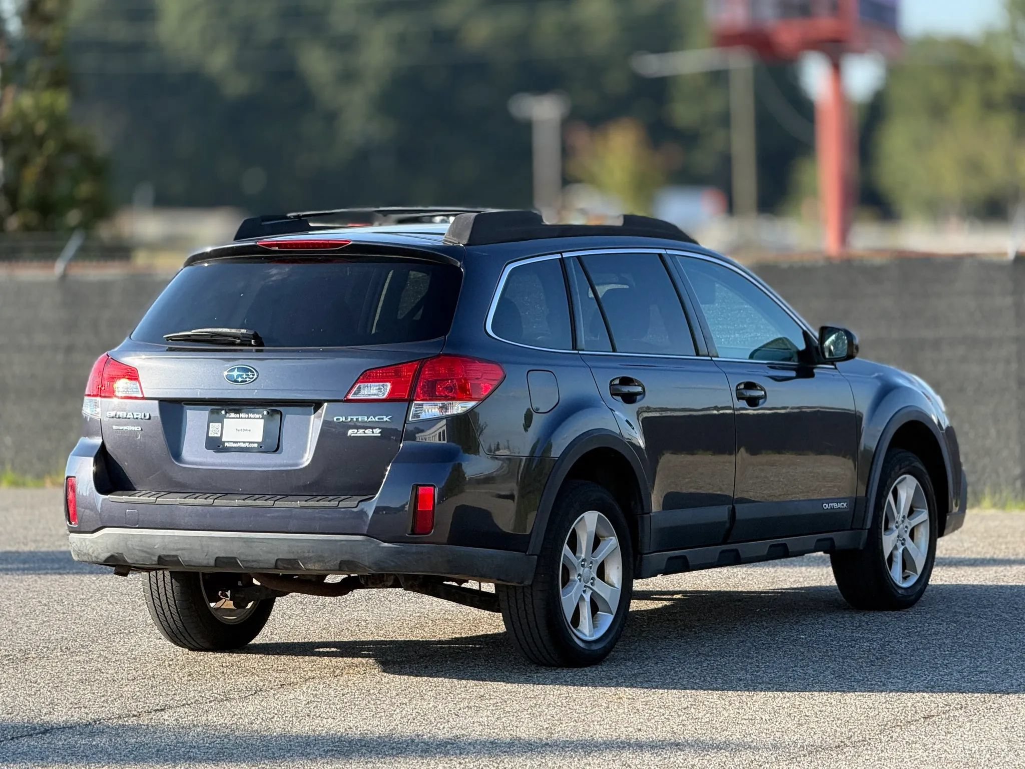 Used 2013 Subaru Outback 2.5i Premium AWD/4WD image 9